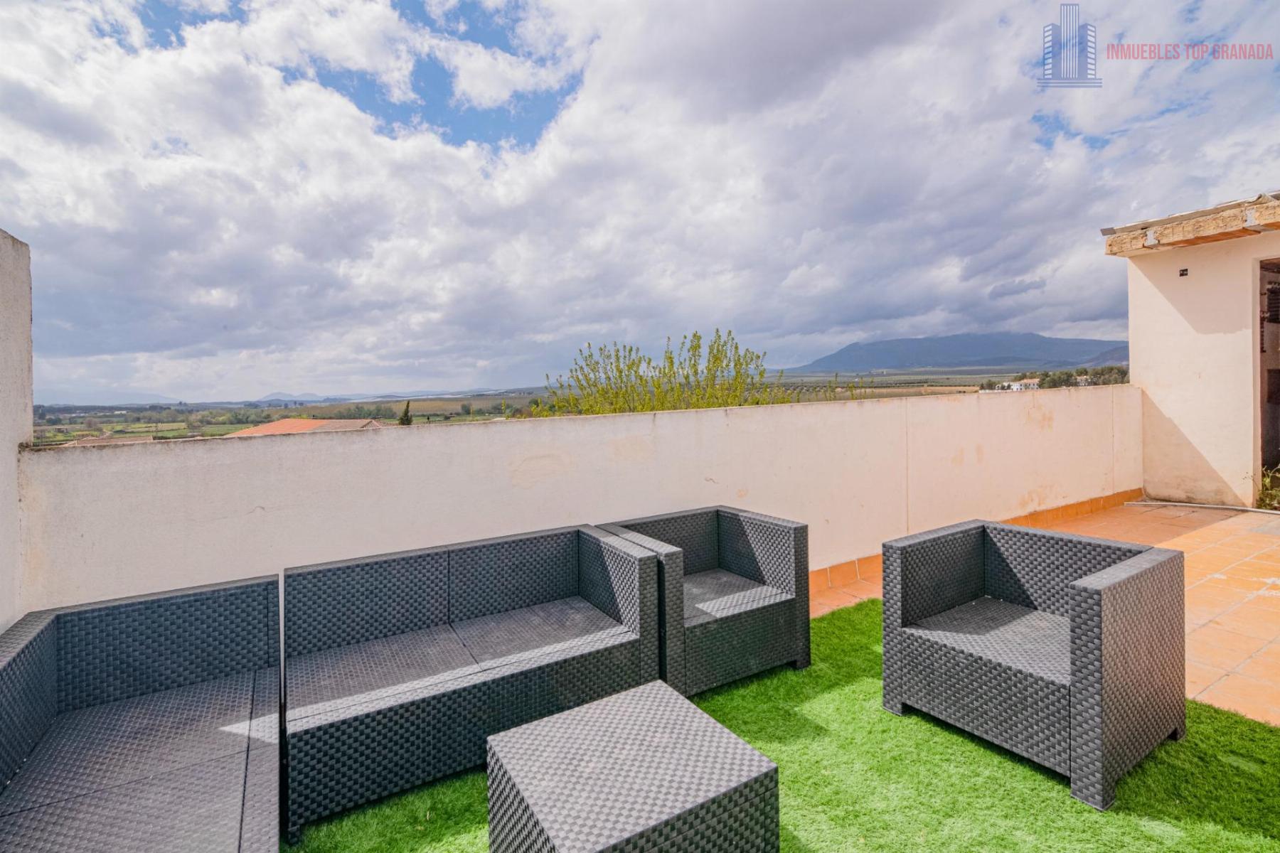 For sale of penthouse in Láchar