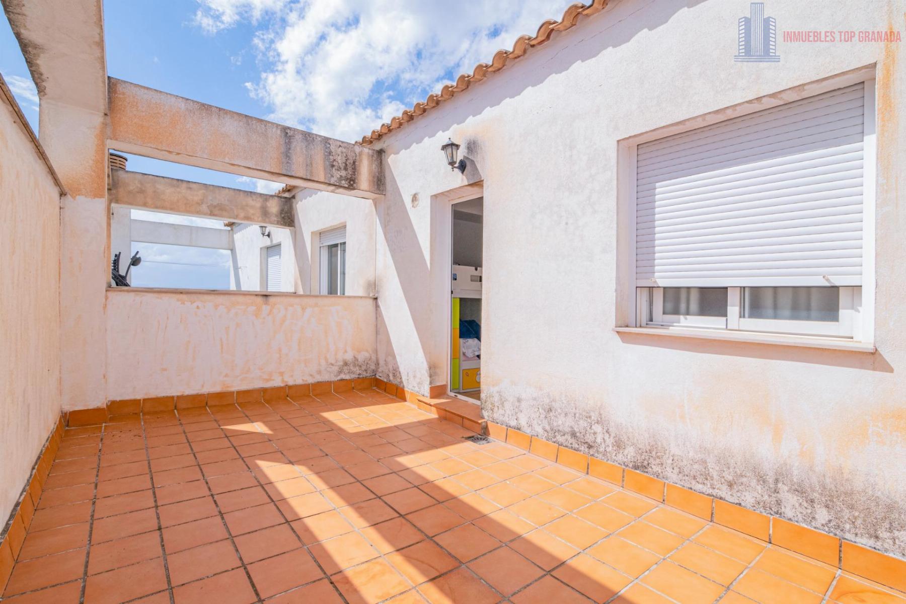 For sale of penthouse in Láchar