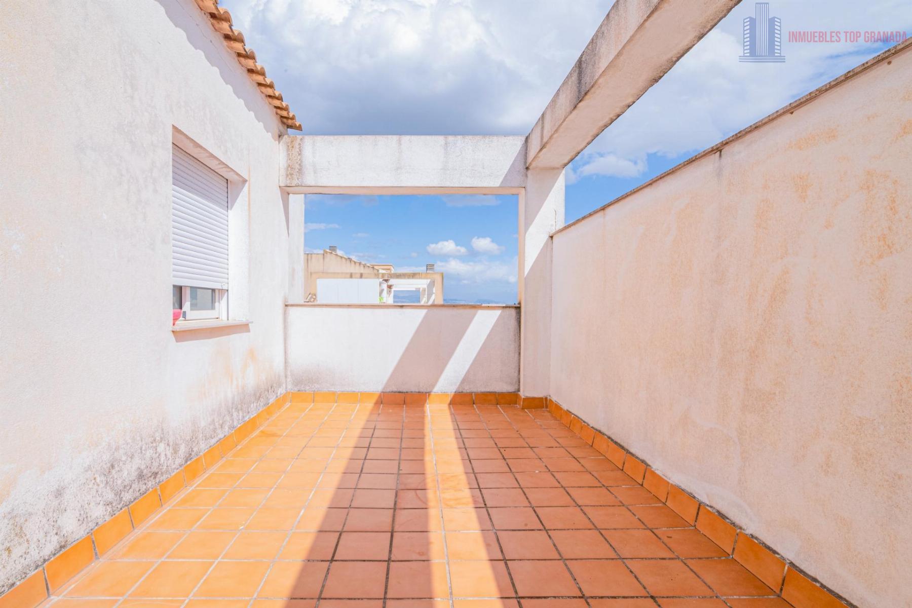 For sale of penthouse in Láchar