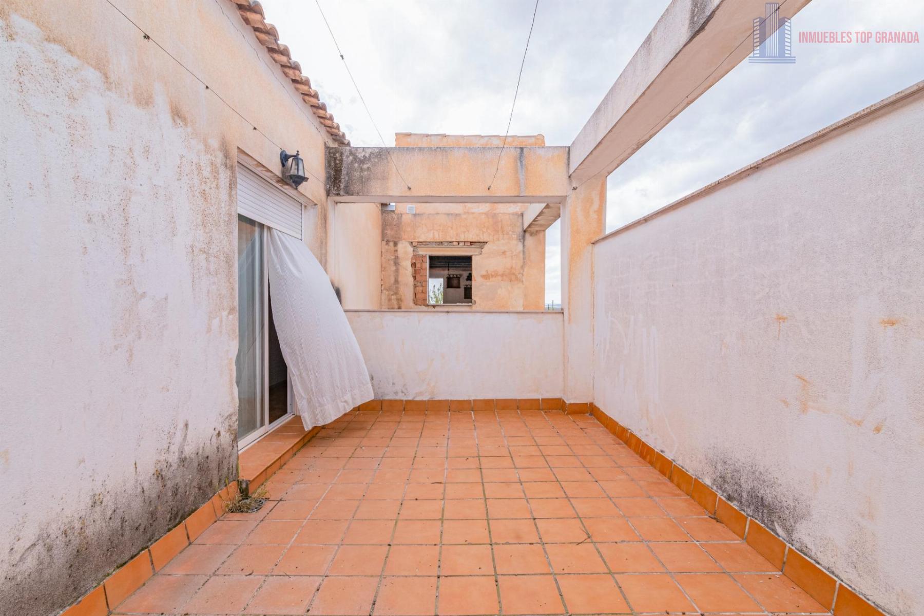 For sale of penthouse in Láchar