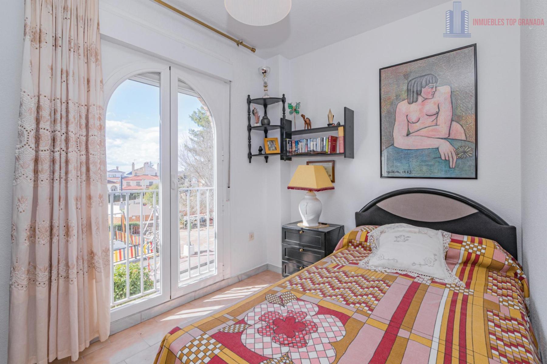 For sale of house in Peligros
