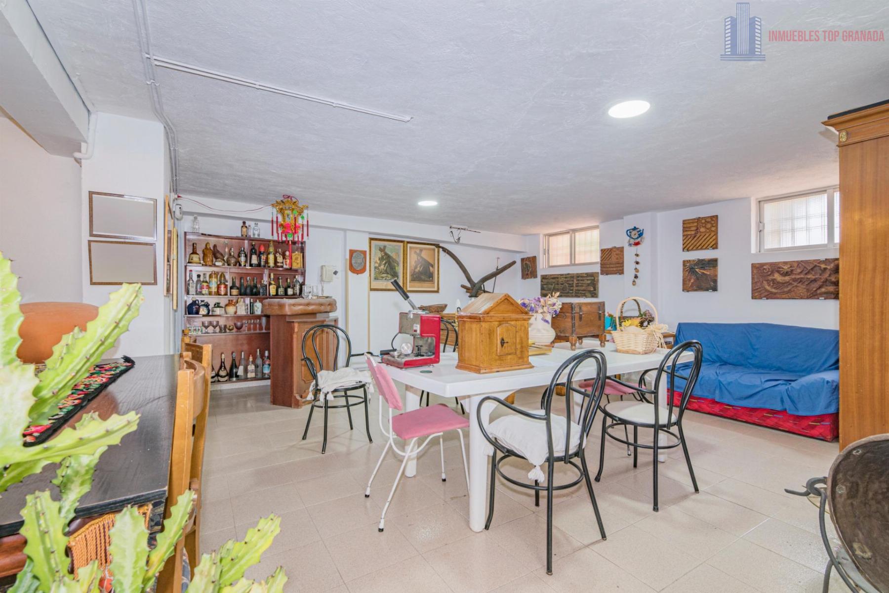 For sale of house in Peligros