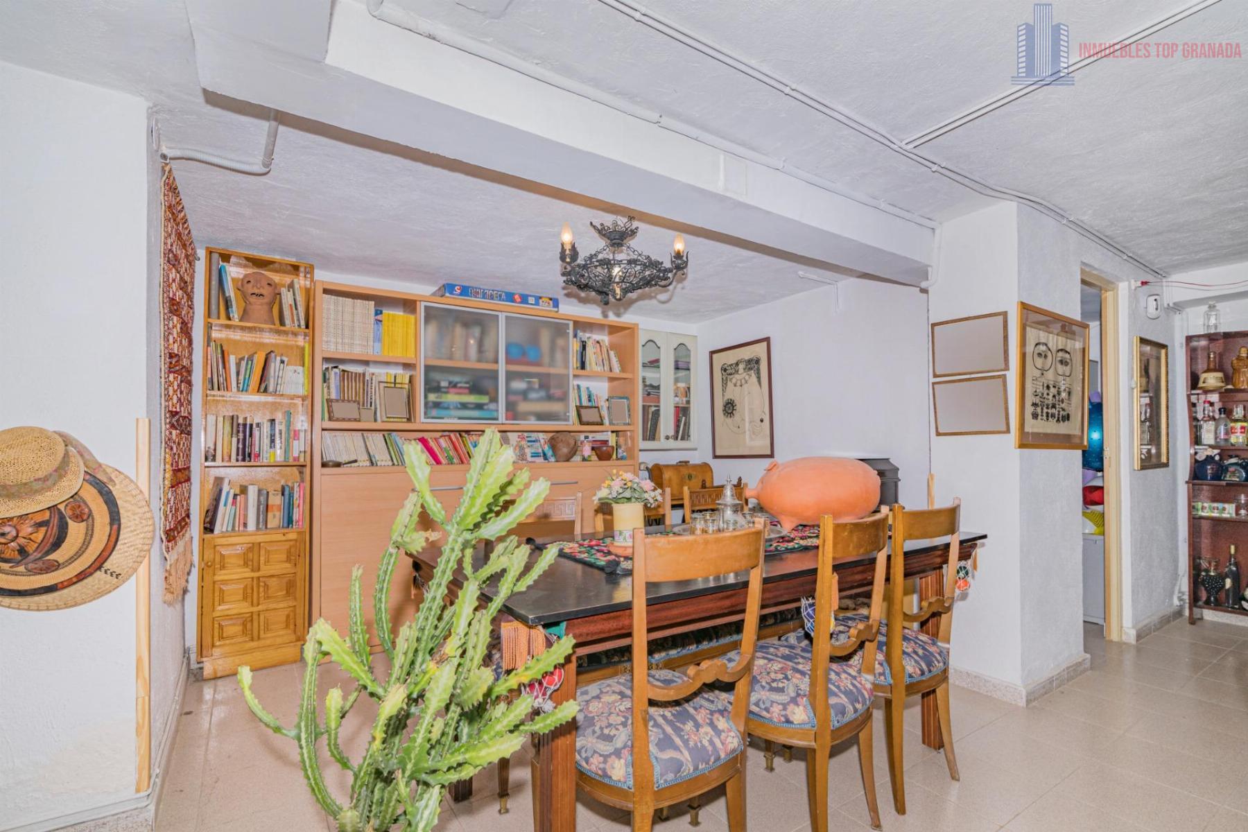 For sale of house in Peligros