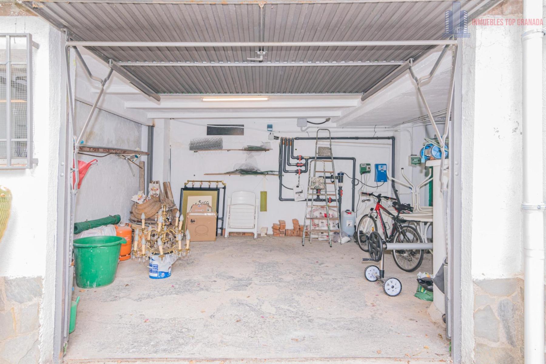 For sale of house in Peligros