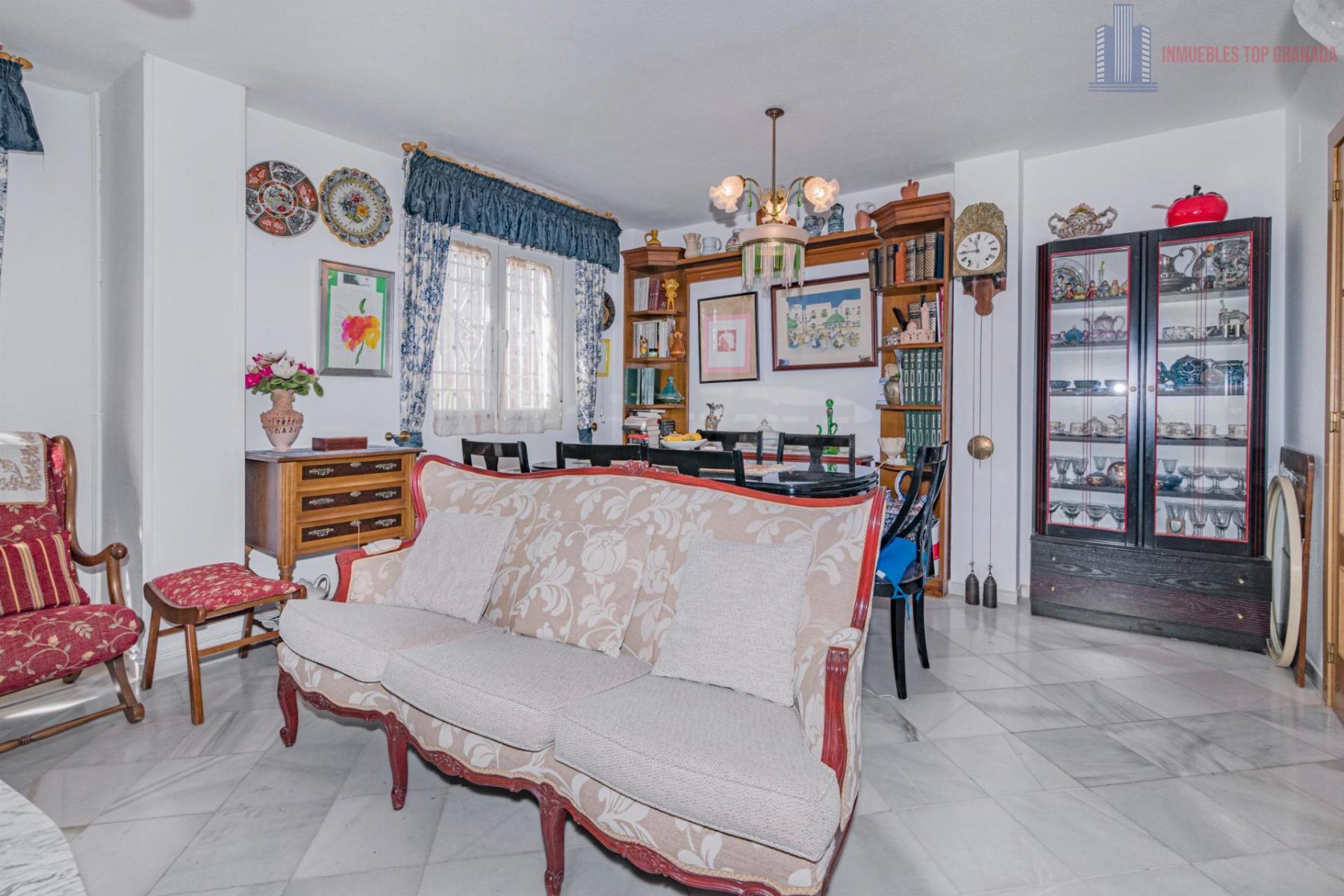 For sale of house in Peligros