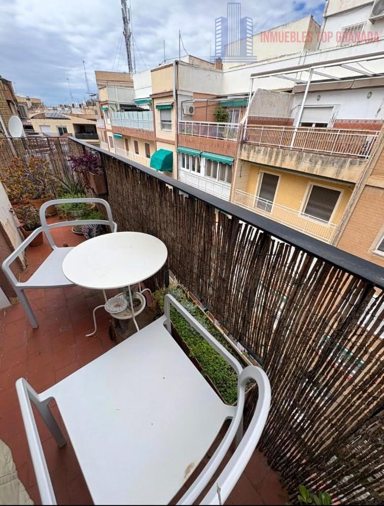 For sale of penthouse in Granada