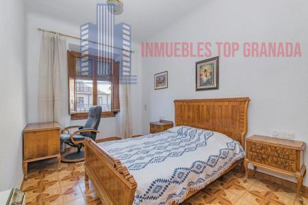 For sale of flat in Granada