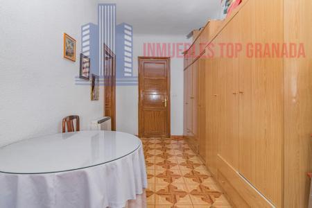 For sale of flat in Granada