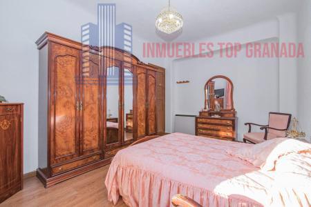 For sale of flat in Granada