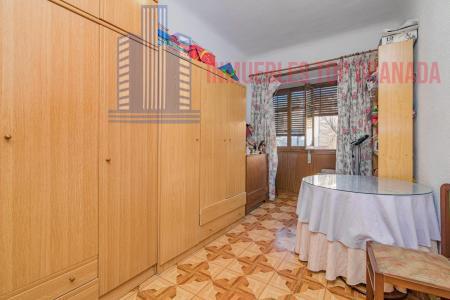 For sale of flat in Granada