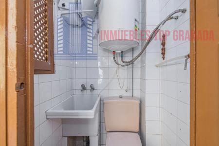 For sale of flat in Granada