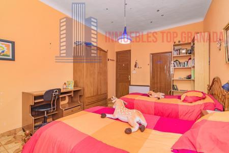 For sale of flat in Granada