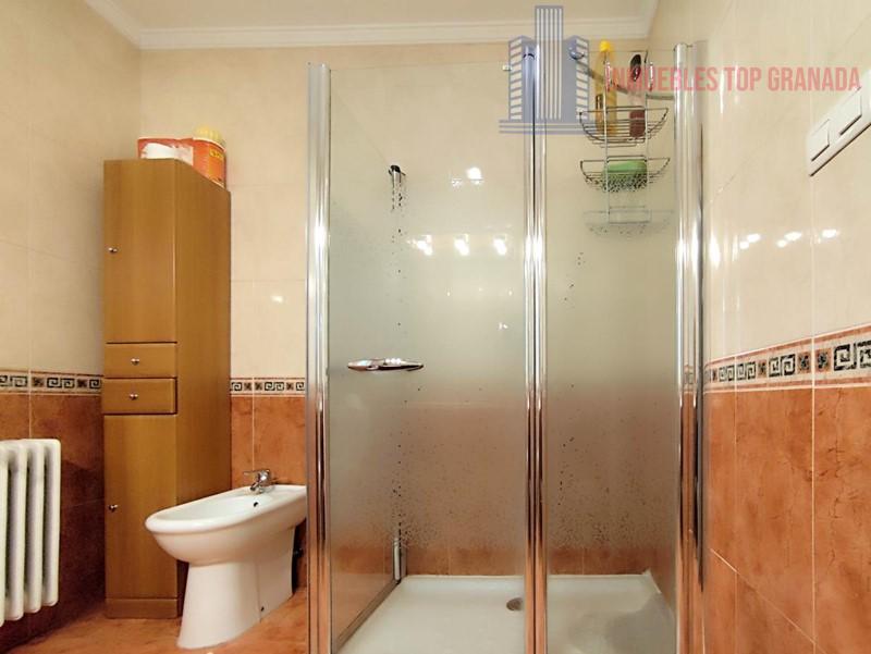 For sale of flat in Granada