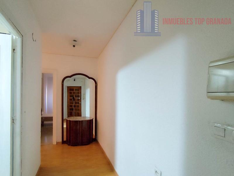 For sale of flat in Granada
