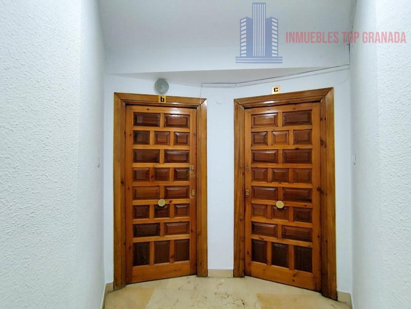 For sale of flat in Granada