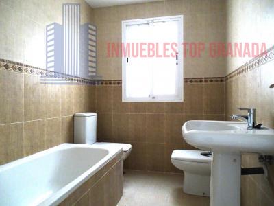 For sale of flat in Ogíjares