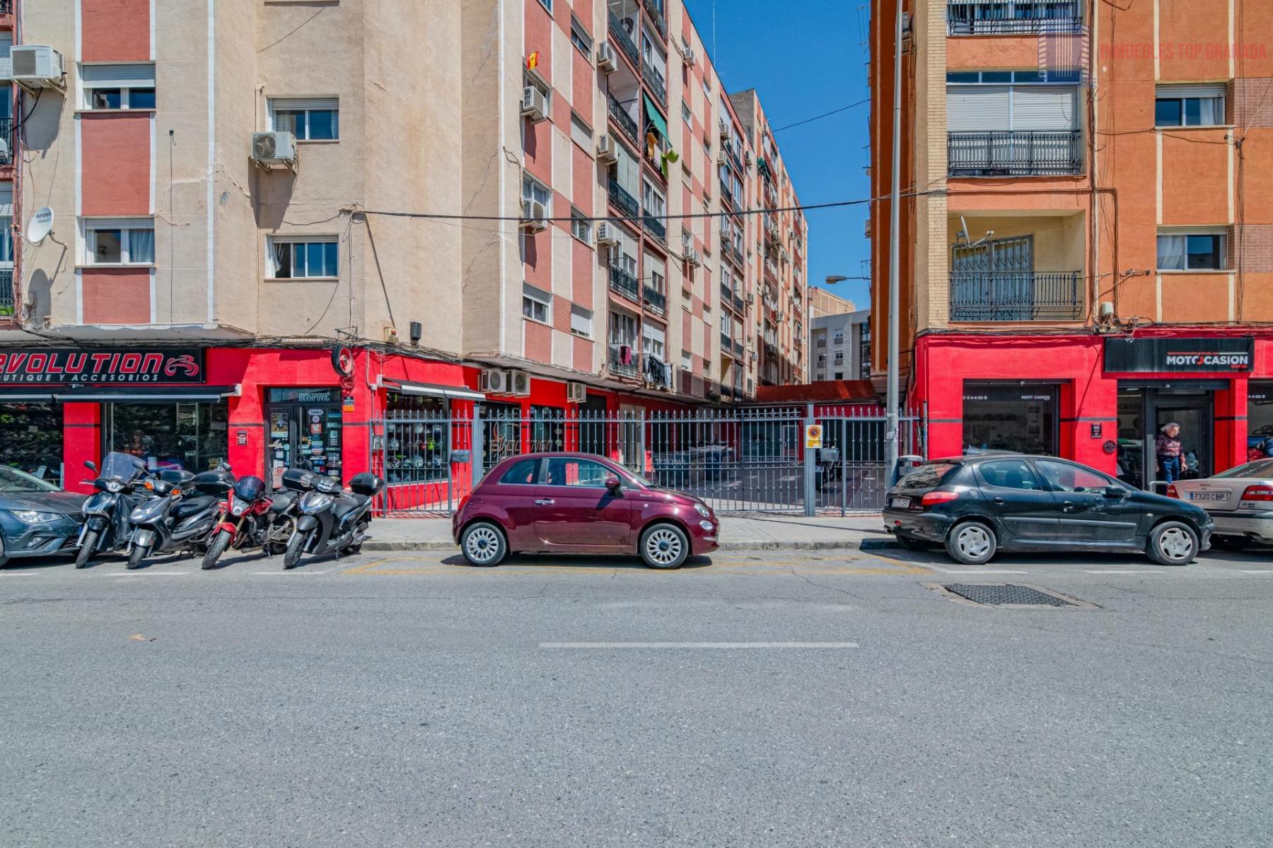 For sale of flat in Granada