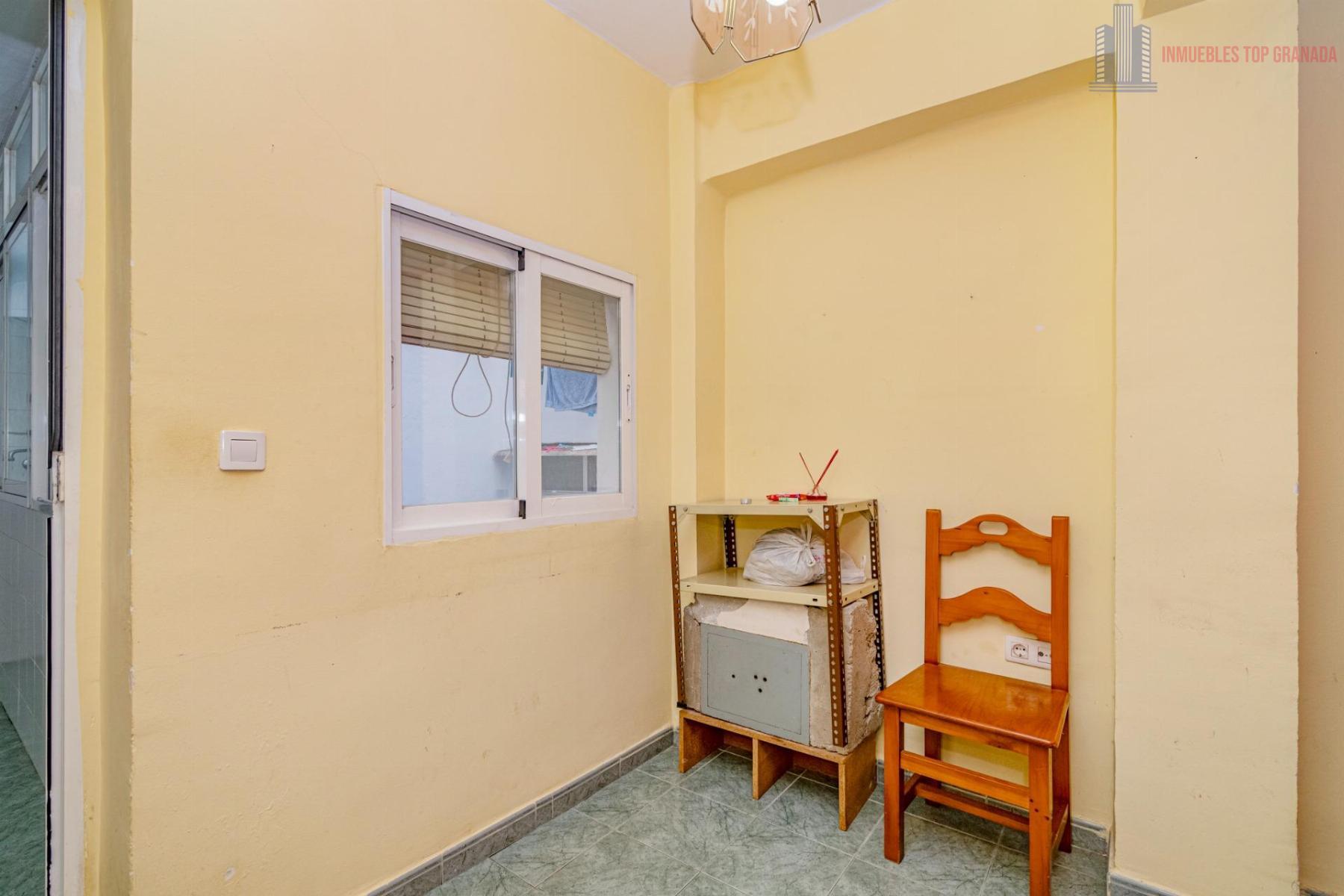 For sale of flat in Granada