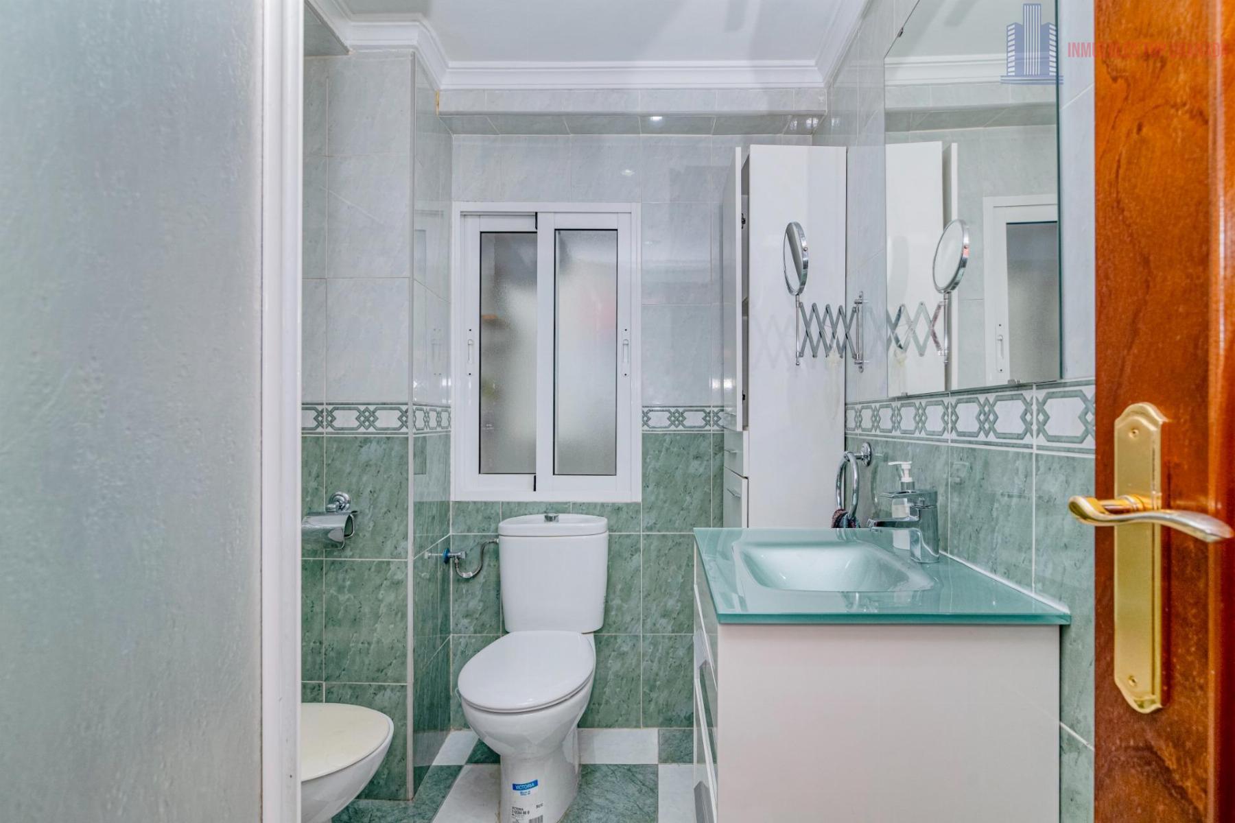 For sale of flat in Granada