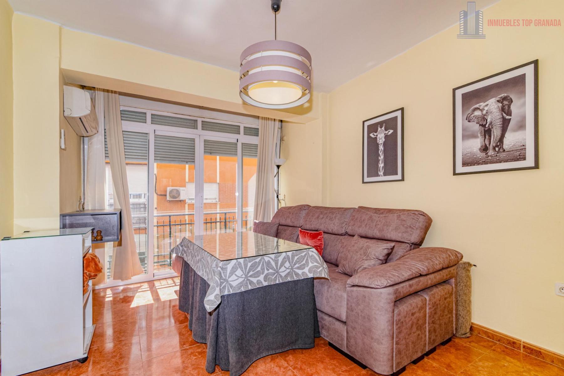 For sale of flat in Granada