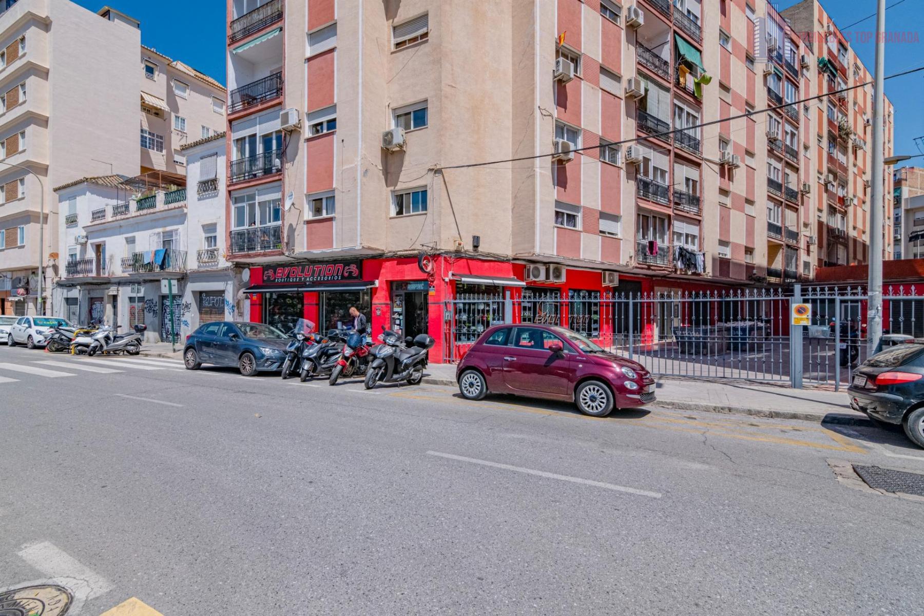 For sale of flat in Granada