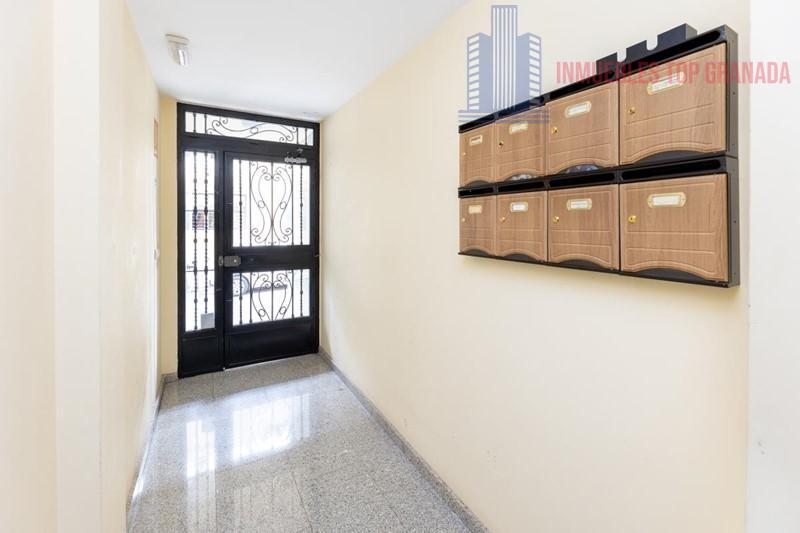 For sale of flat in Albolote