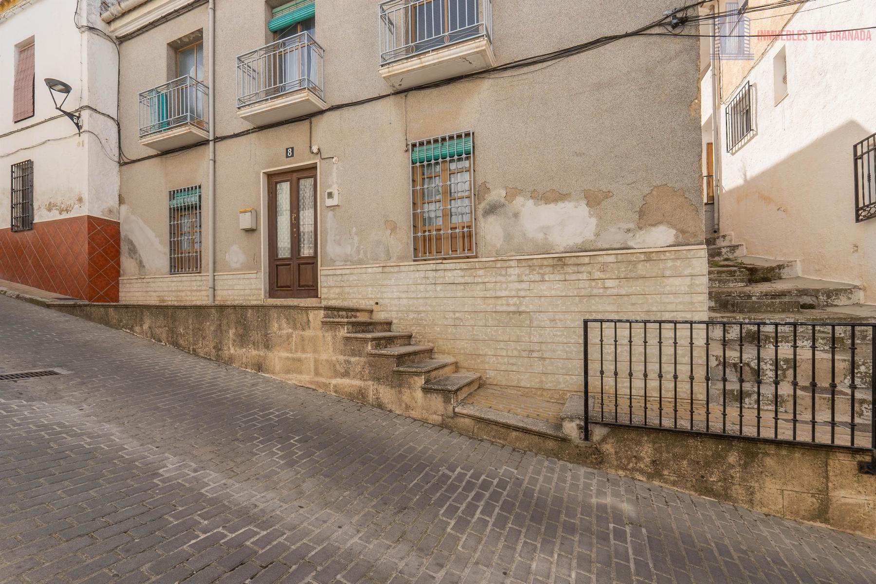 For sale of house in Illora