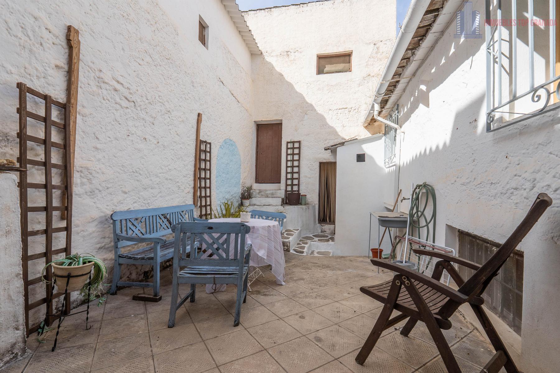 For sale of house in Illora