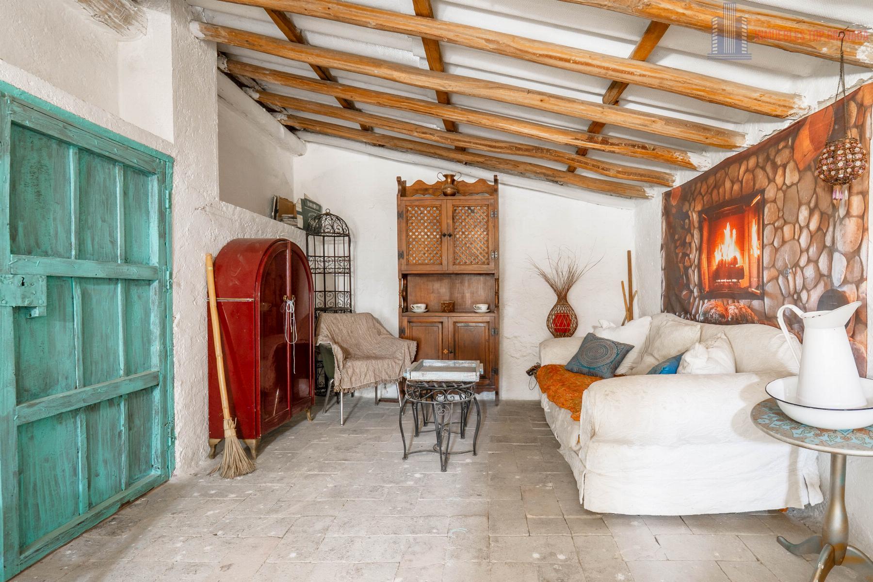 For sale of house in Illora