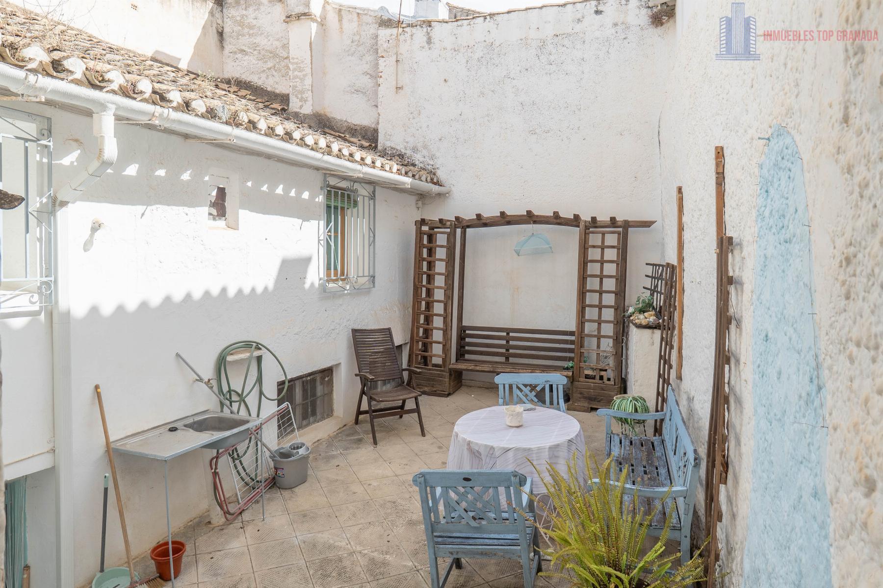 For sale of house in Illora