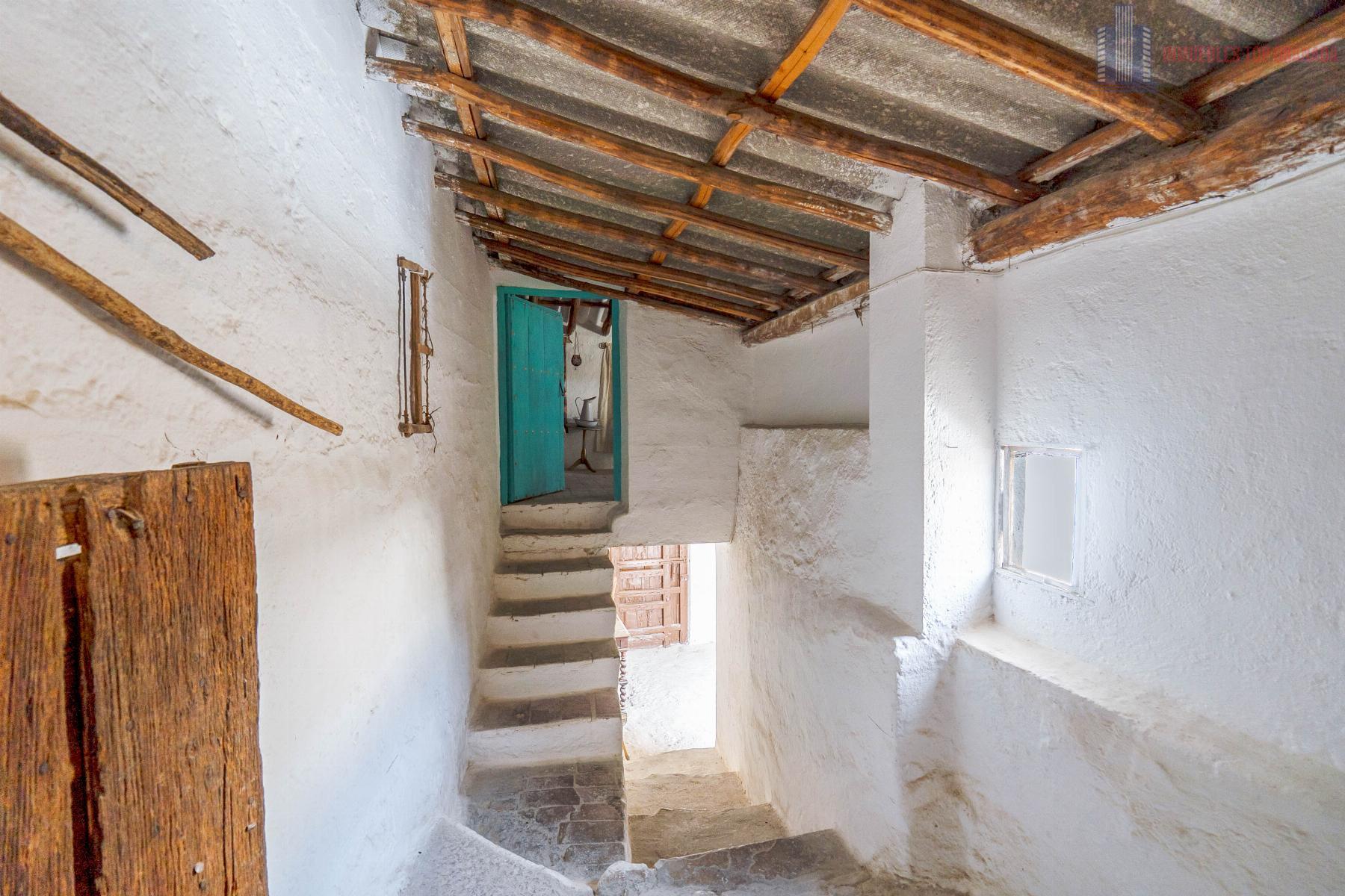 For sale of house in Illora