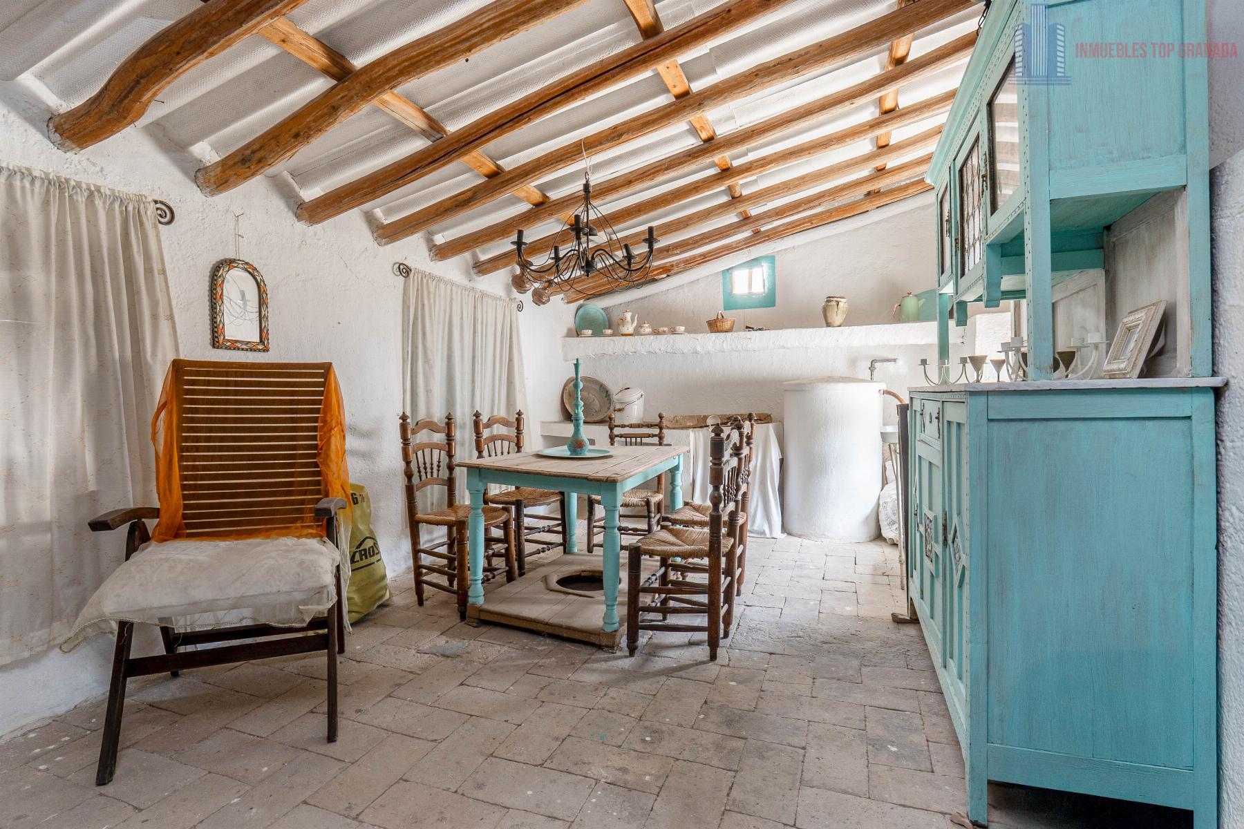 For sale of house in Illora