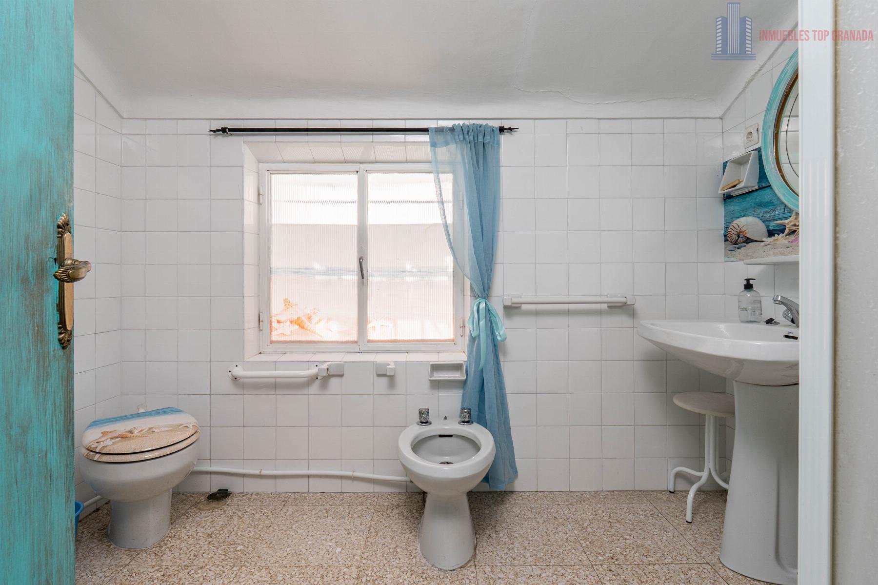 For sale of house in Illora