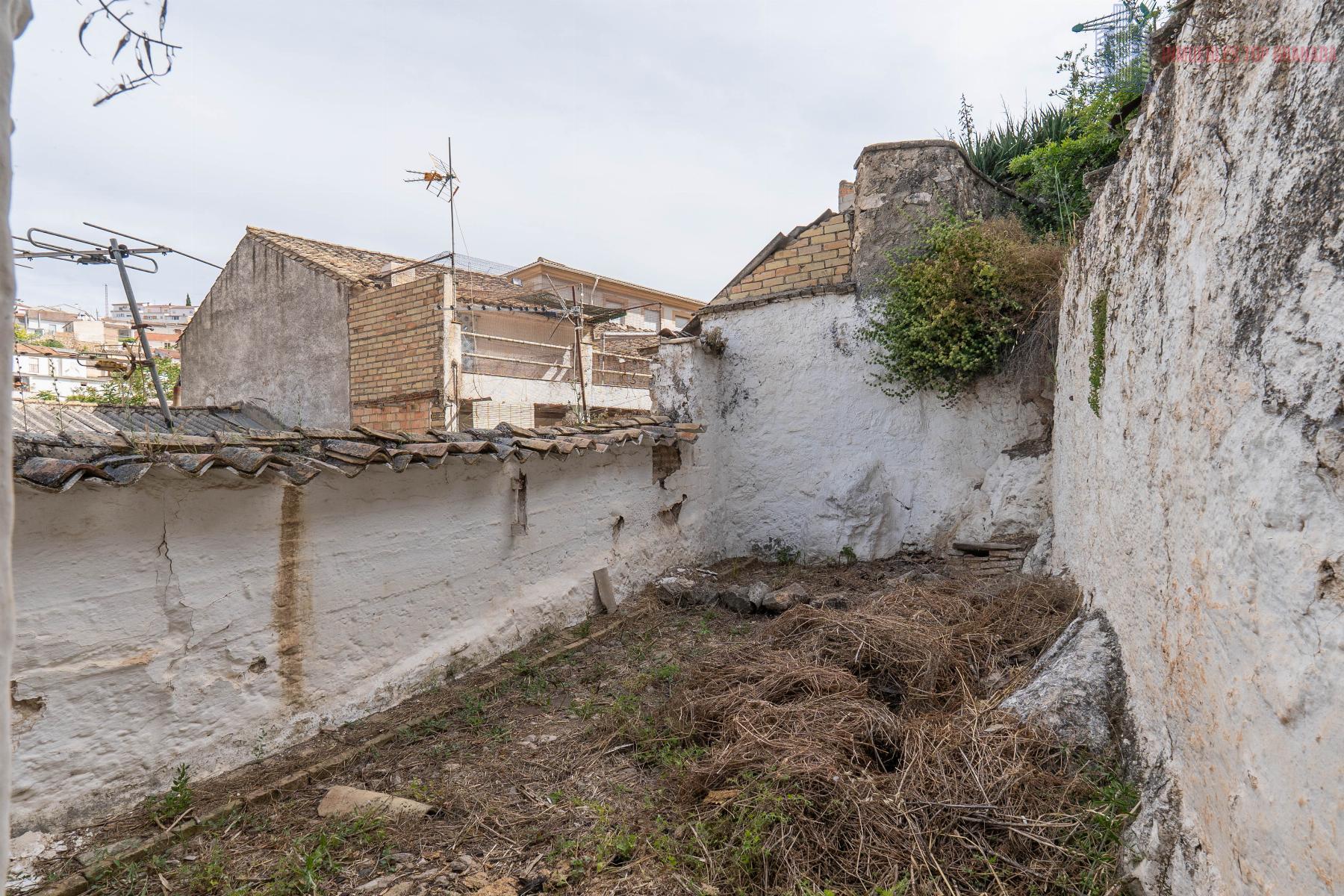 For sale of house in Illora