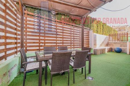 For sale of chalet in Huétor Vega