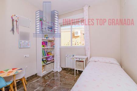 For sale of chalet in Huétor Vega