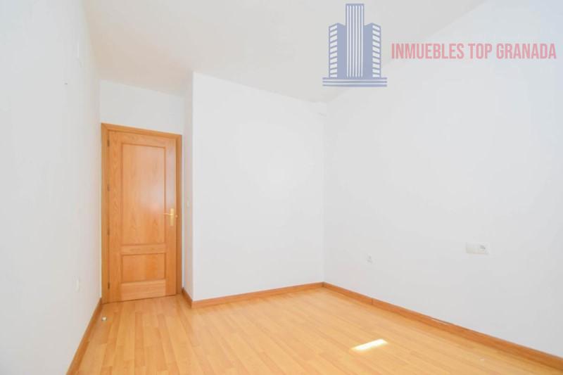 For sale of flat in Churriana de la Vega