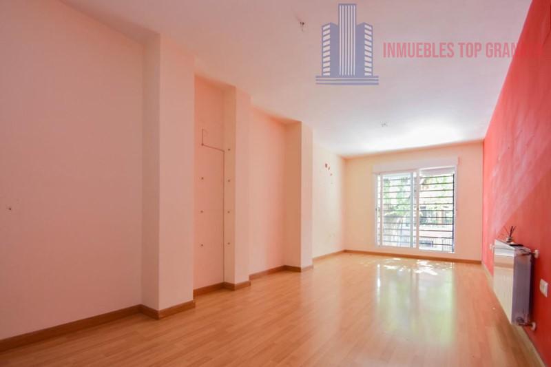 For sale of flat in Churriana de la Vega
