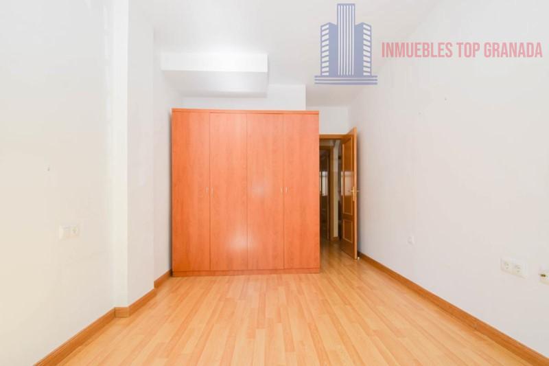 For sale of flat in Churriana de la Vega