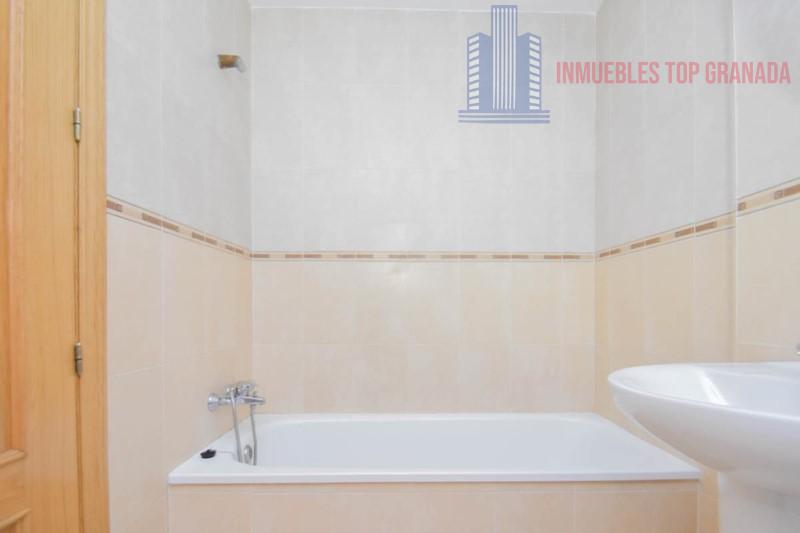 For sale of flat in Churriana de la Vega
