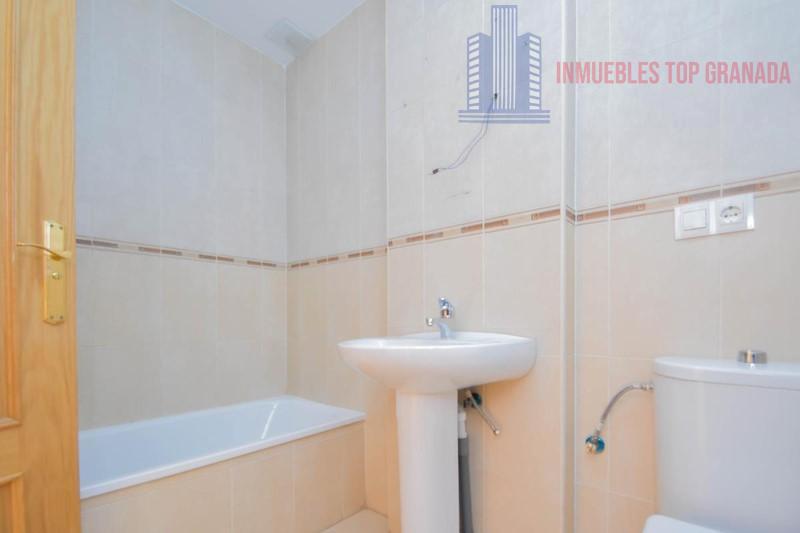 For sale of flat in Churriana de la Vega
