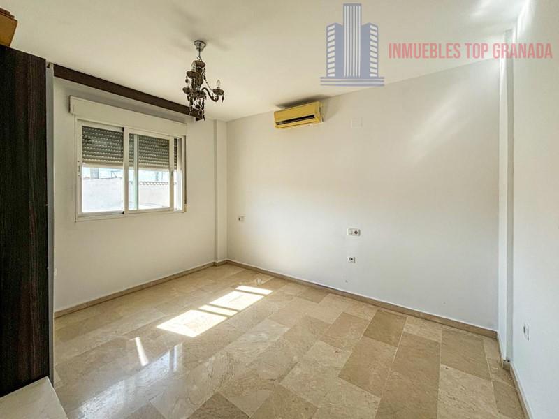 For sale of flat in Atarfe
