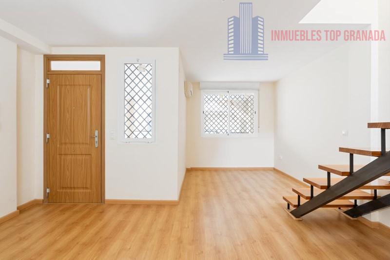 For sale of duplex in Padul