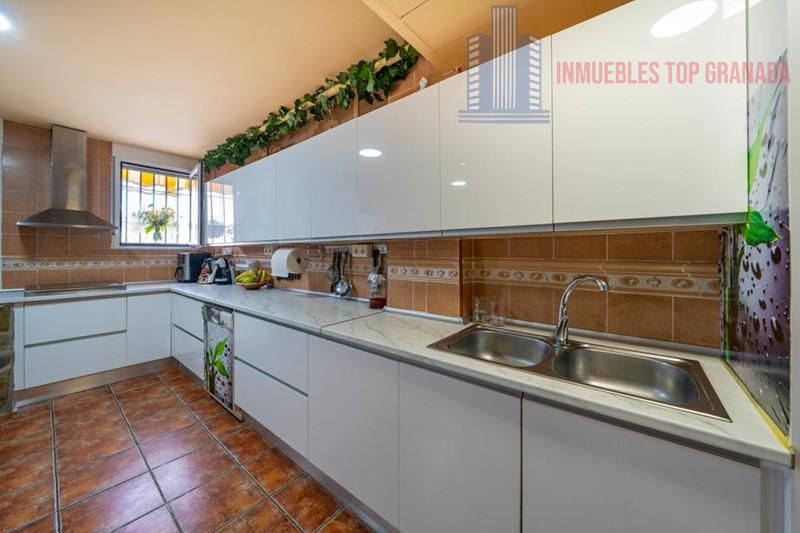 For sale of house in Otura