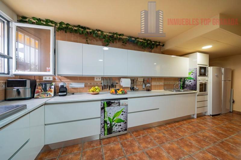 For sale of house in Otura