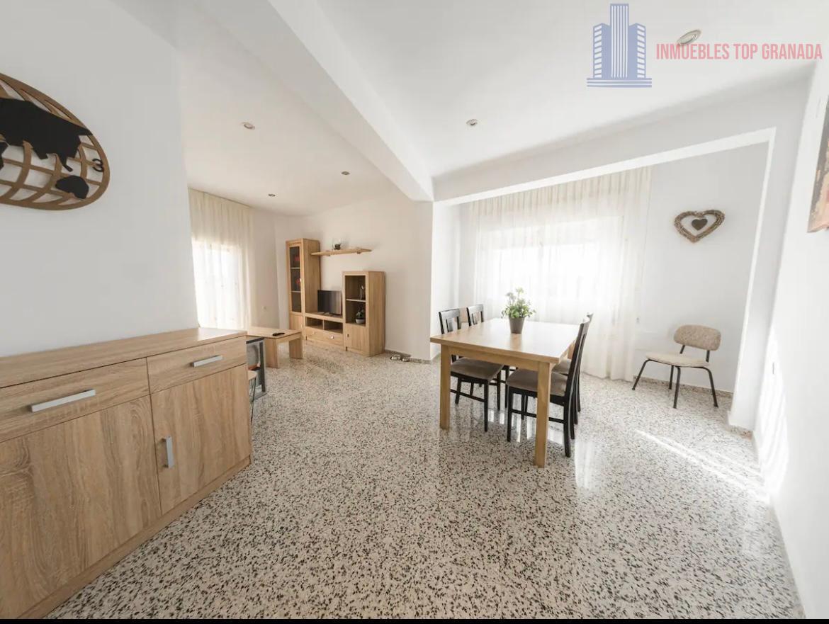 For sale of flat in Granada
