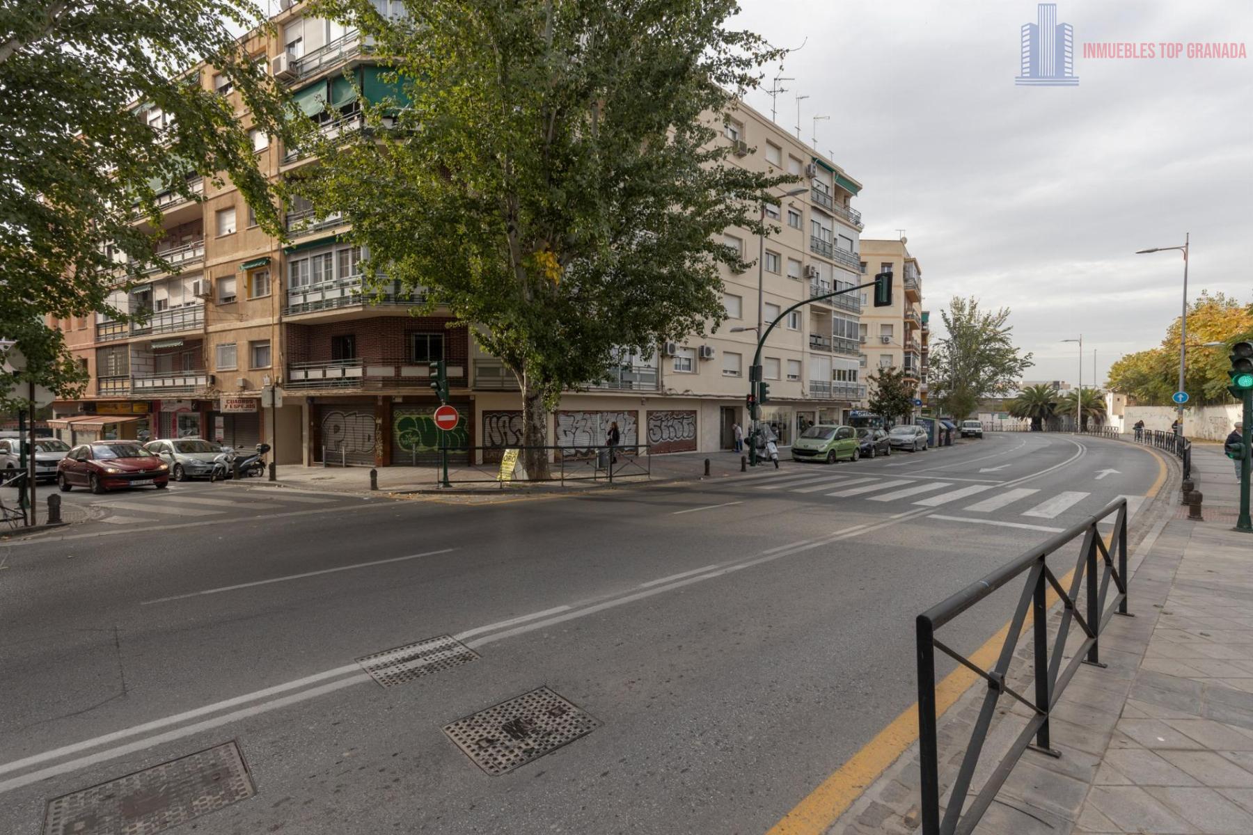For sale of flat in Granada