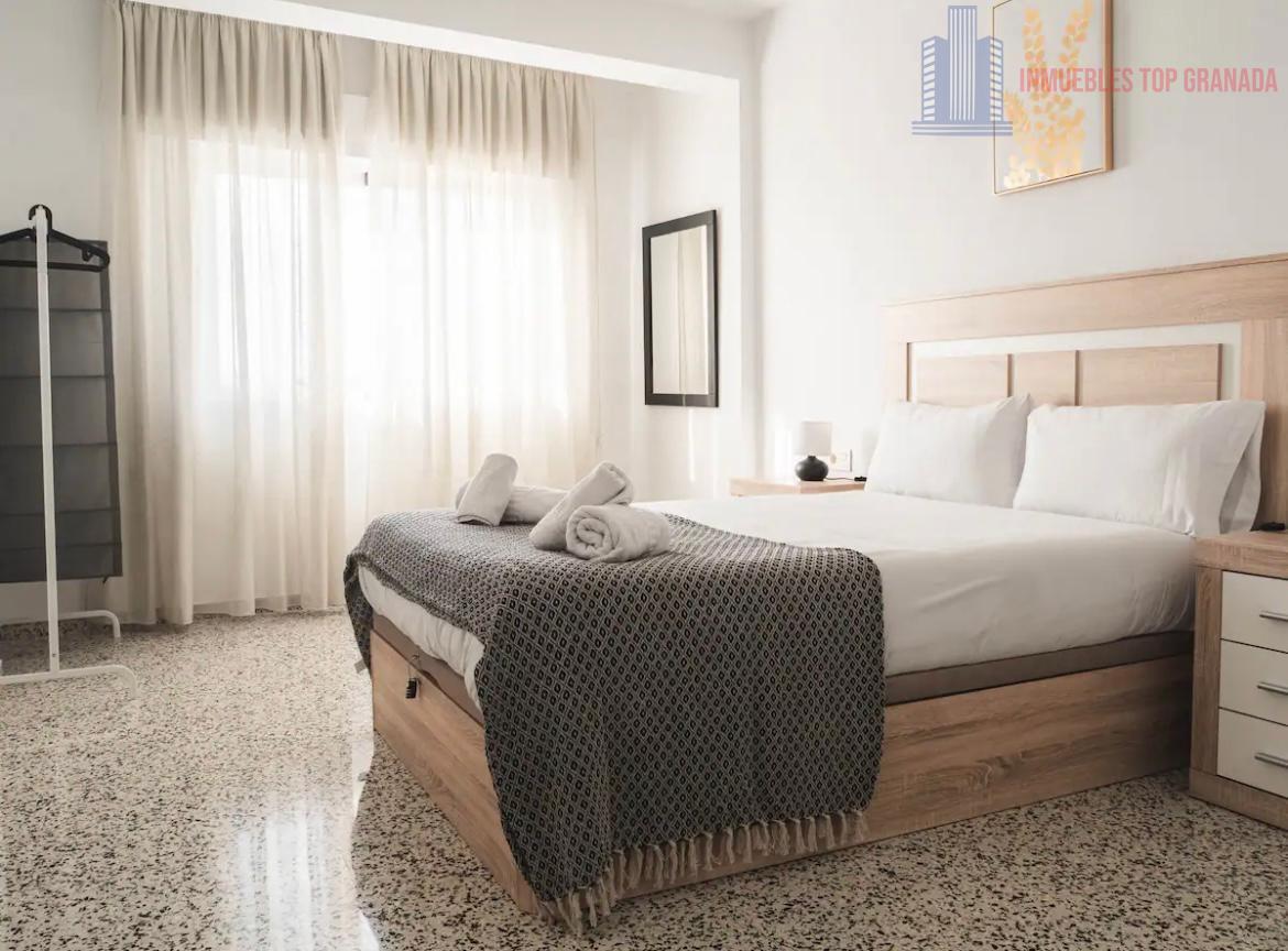 For sale of flat in Granada