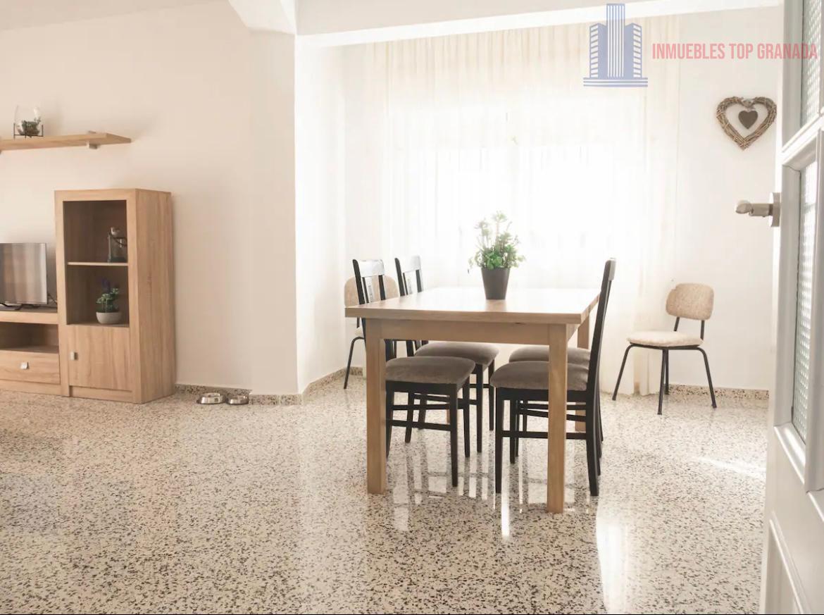 For sale of flat in Granada