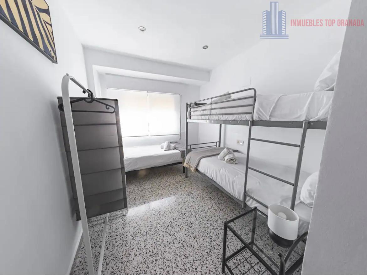 For sale of flat in Granada